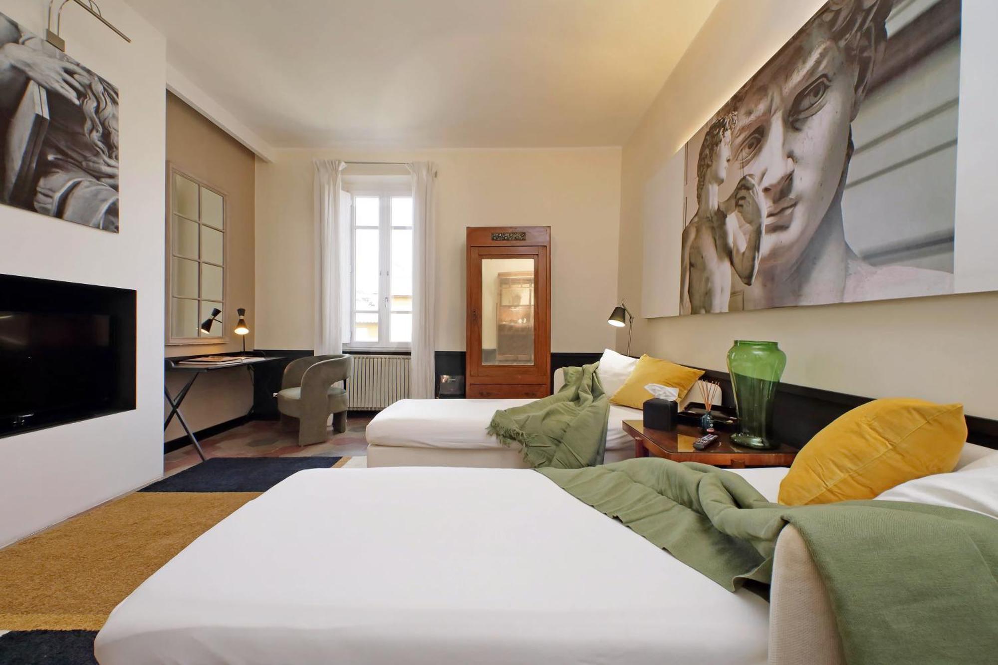 Charmsuite Michelangelo Apartment *